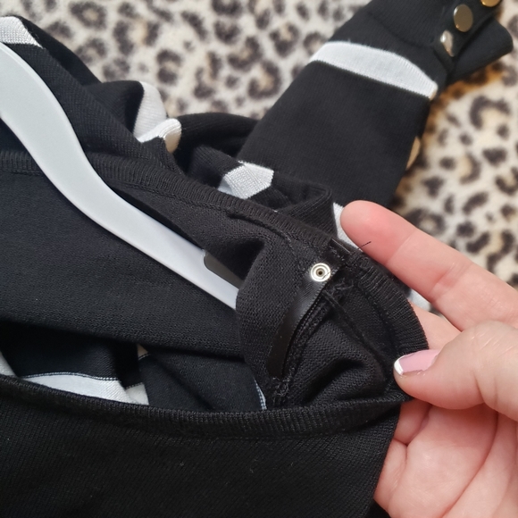 WHBM Black and White Sweater Stripe Tunic Top, Size Medium, EUC, Style 57009817 - Picture 13 of 13